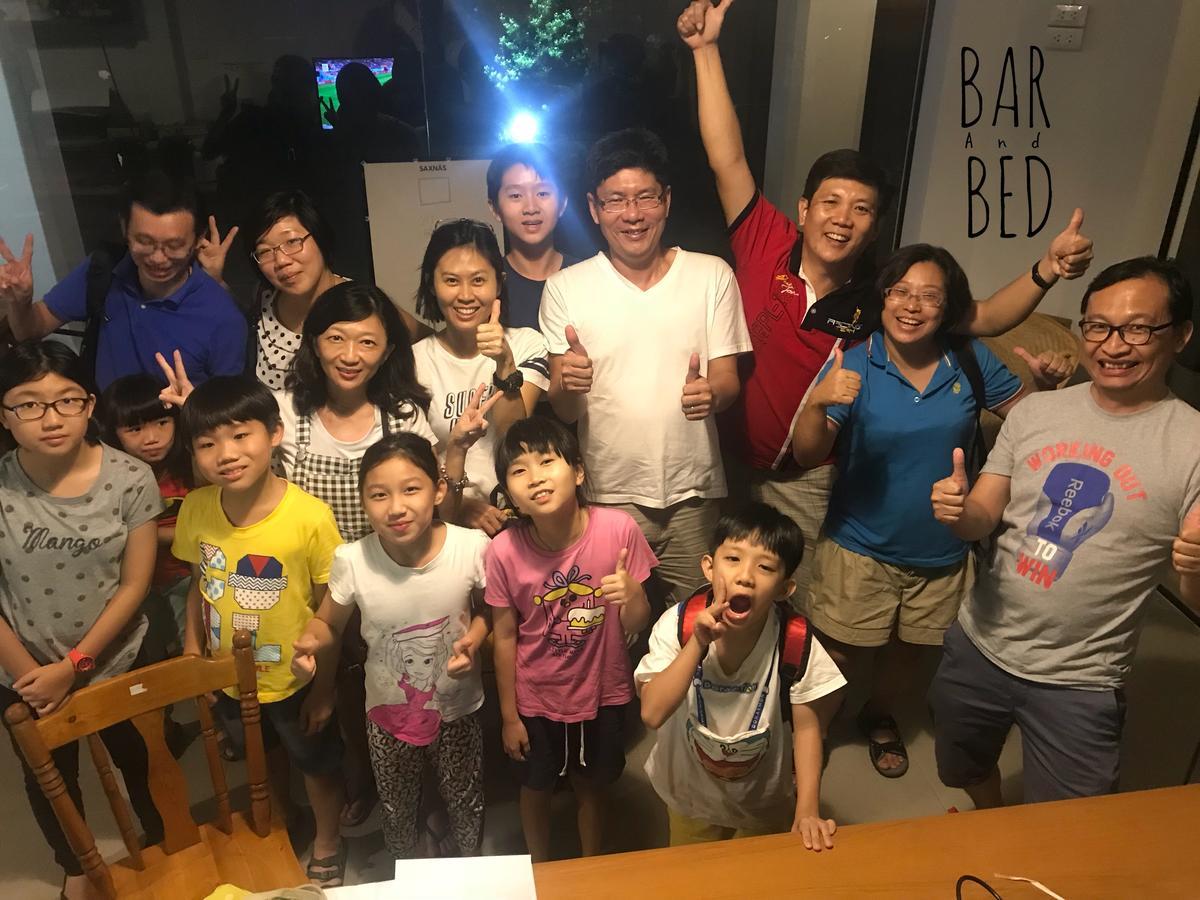 Barandbed Urt Hostel สุราษฎร์ธานี ภายนอก รูปภาพ
