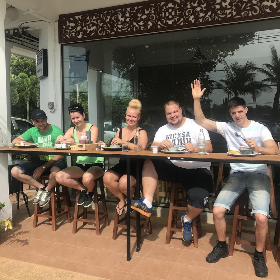 Barandbed Urt Hostel สุราษฎร์ธานี ภายนอก รูปภาพ