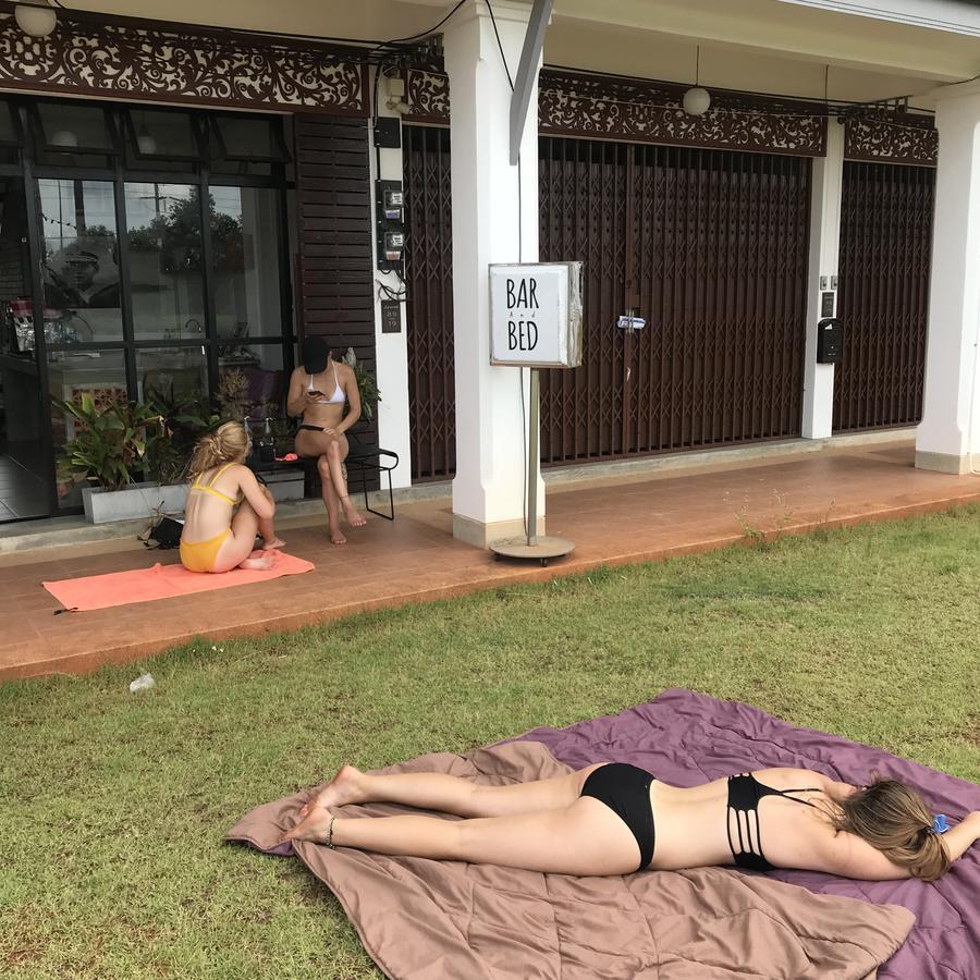 Barandbed Urt Hostel สุราษฎร์ธานี ภายนอก รูปภาพ